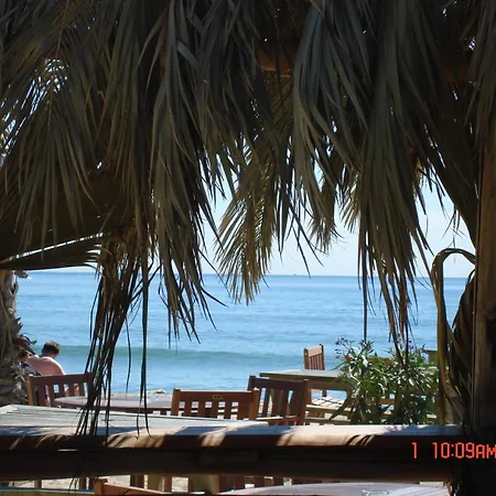Vic's Land Holidays Grimaud