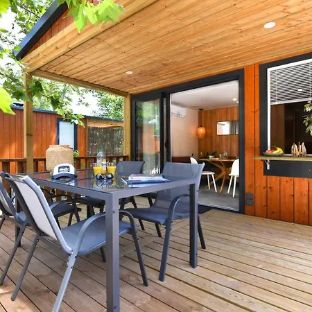 Vic's Land Holidays Grimaud