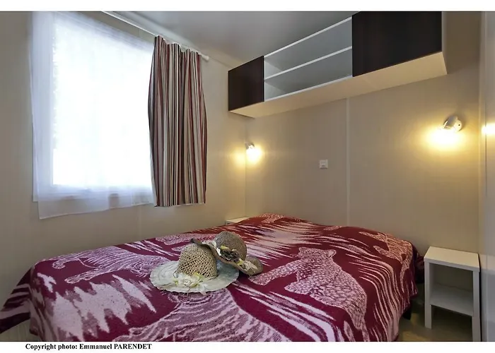 Vic's Land Holidays مكان تخييم غريمو