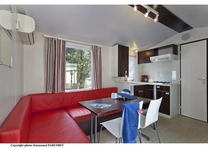 Vic's Land Holidays Grimaud