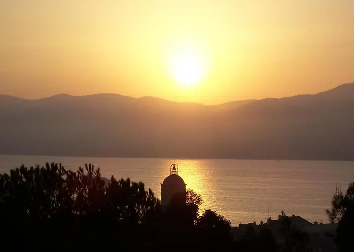 مكان تخييم Vic's Land Holidays 5*