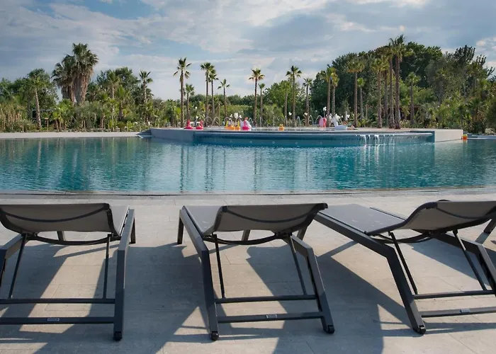 Vic's Land Holidays 5*