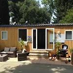 Vic's Land Holidays Kemping 5*