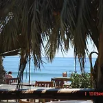 Vic's Land Holidays Grimaud