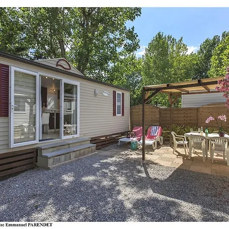 Kemp Vic's Land Holidays 5*