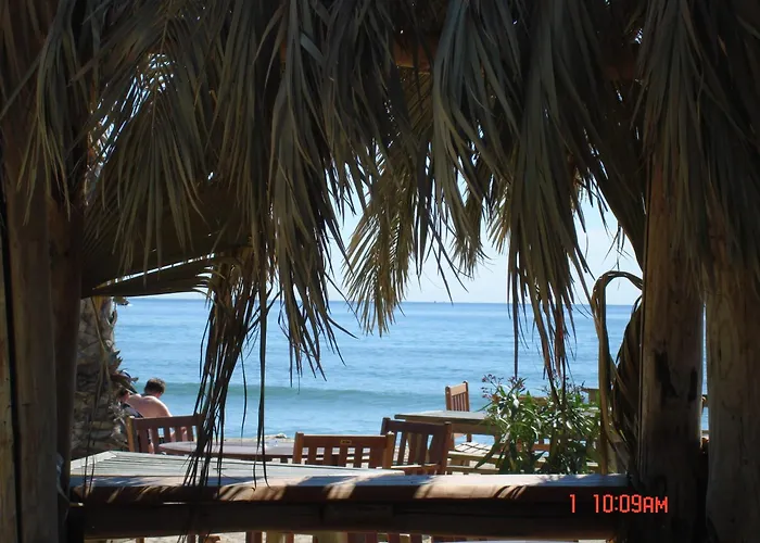 Vic's Land Holidays Grimaud